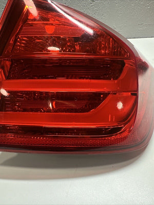 12-15 BMW F30 3 Series RIGHT PASSENGER SIDE Quarter Panel Taillight Lamp OEM