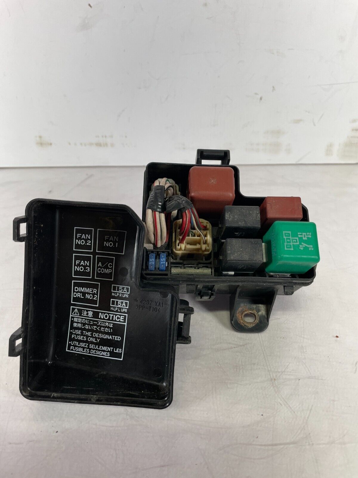 1998-2005 Lexus GS300 GS400 GS430 OEM Left Driver Side Relay Box Fuse Box W/ Lid