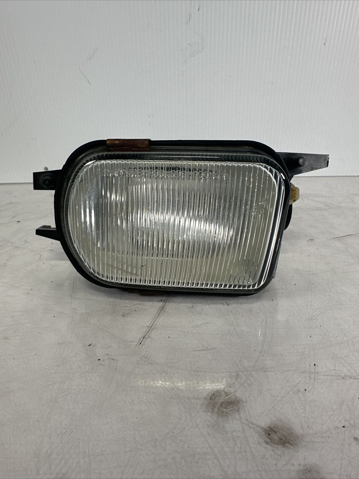 01-04 MERCEDES W203 C240 CL500 FRONT RIGHT LOWER BUMPER FOG LIGHT LAMP OEM