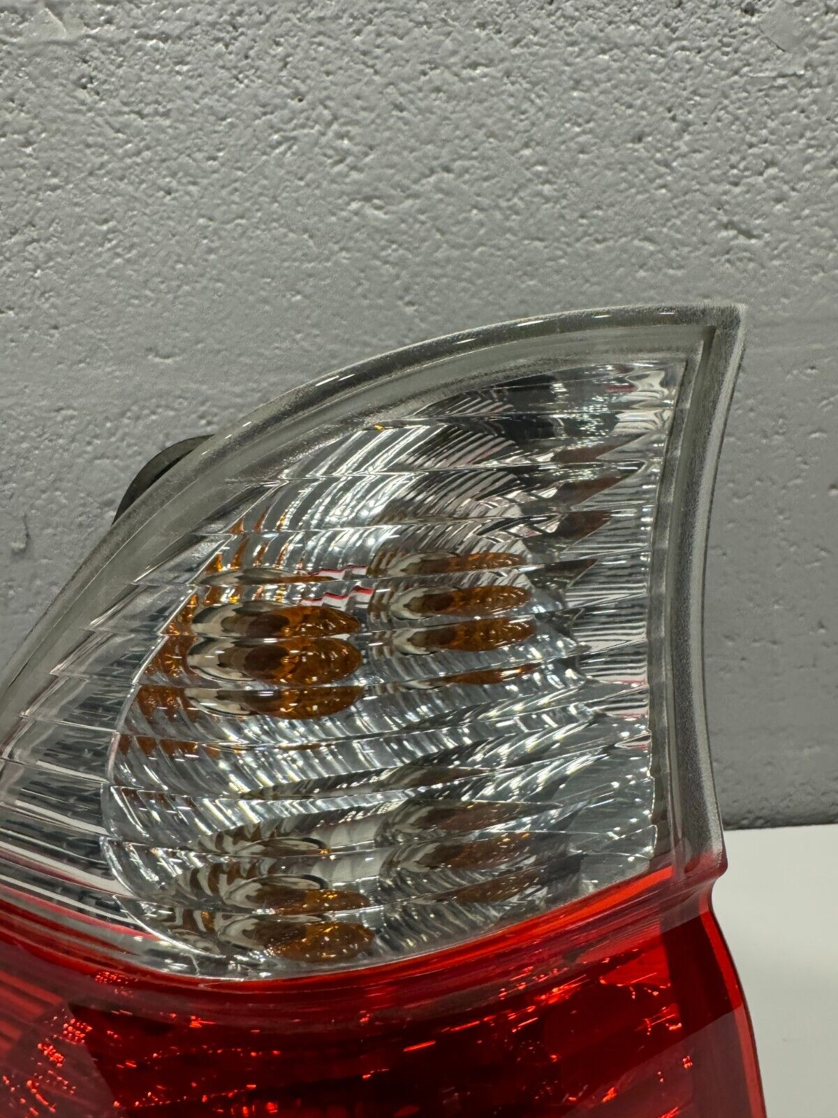 Halogen Tail Light For 2004-2006 BMW X5 Left Outer w/ White Turn Indicator/Bulbs