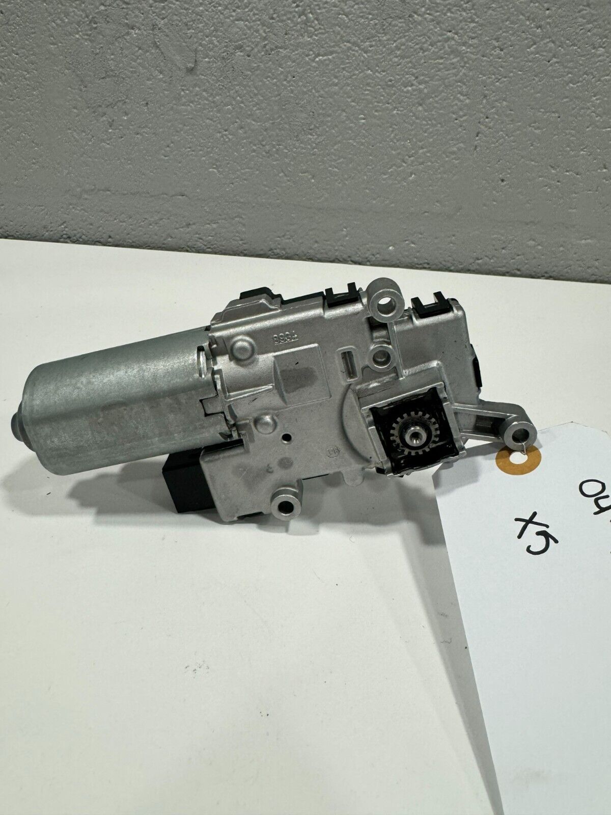 BMW X5 Sun Roof Motor E53 00-06 OEM 67.61-6 922 652-04