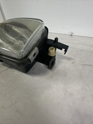 01-04 MERCEDES W203 C240 CL500 FRONT RIGHT LOWER BUMPER FOG LIGHT LAMP OEM