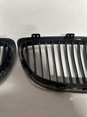 07-10 OEM BMW E92 E93 Coupe 328 335i Front Bumper Kidney Grilles Chrome