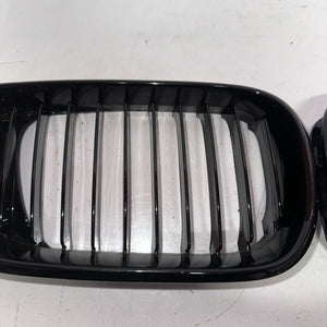 2002-2006 BMW 330i 328I 325i E46 Front Kidney Grill Front Right Left Driver OEM