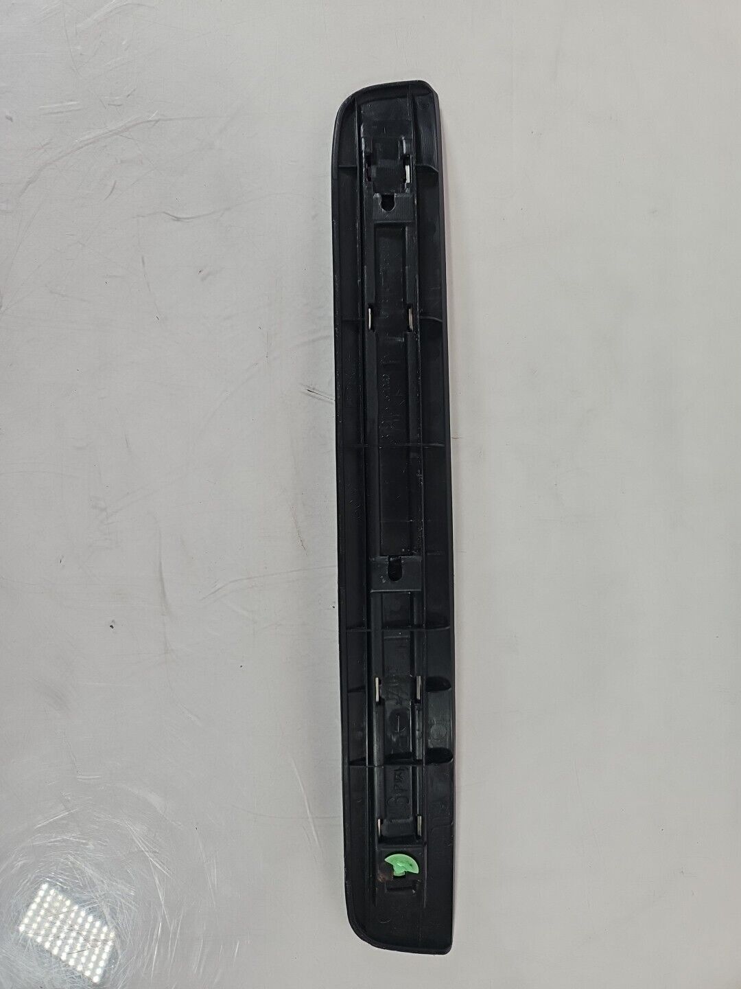 KM506250 1998-2005 LEXUS GS300 GS400 REAR RIGHT DOOR SCUFF PLATE 67915-30080 OEM