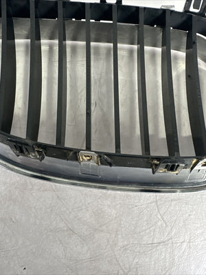 2009-2010 BMW 528I XDRIVE - Front LEFT Bumper Grille 7027061