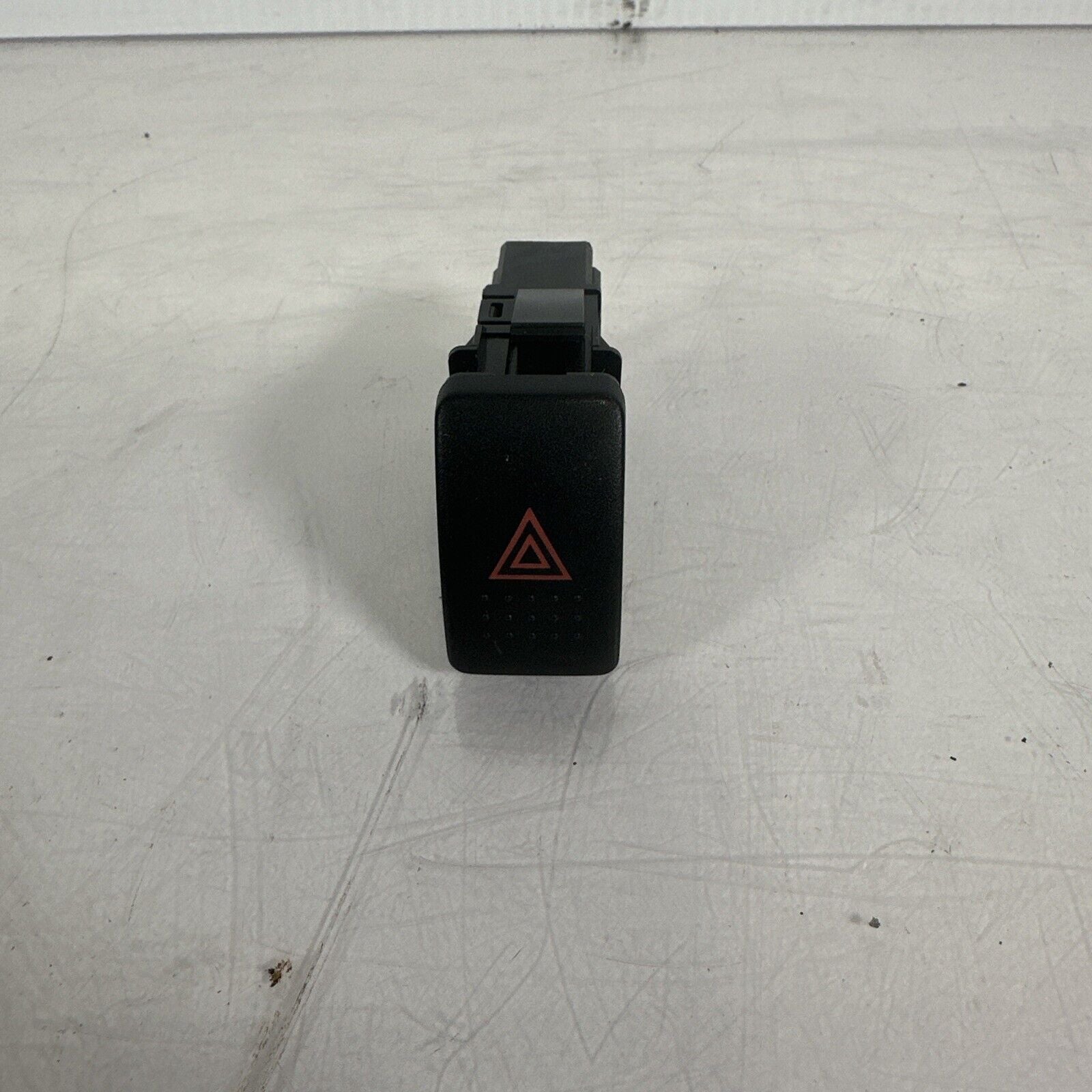 2002 2003 2004 HONDA CRV CR-V DASH HAZARD EMERGENCY WARNING LIGHT SWITCH OEM