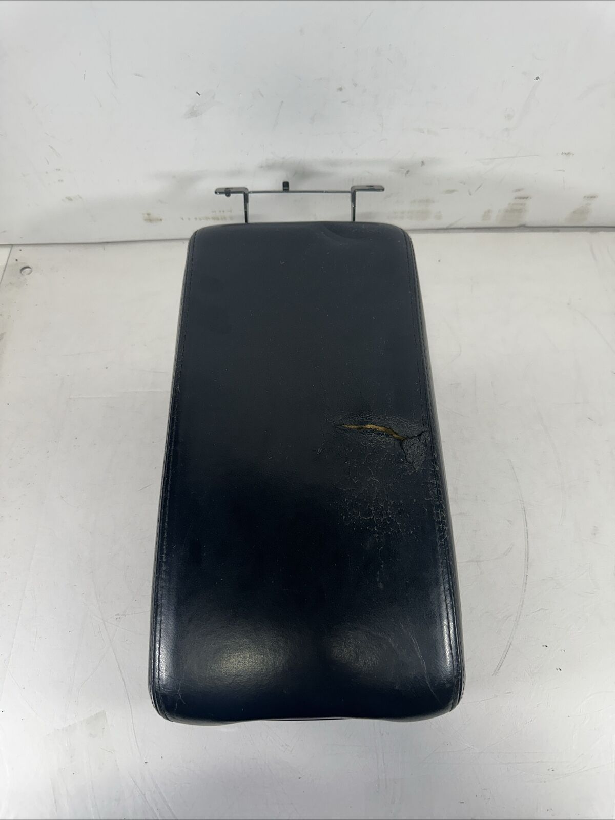 98-05 LEXUS GS300 GS430 CENTER CONSOLE ARM REST LID BLACK LEATHER OEM