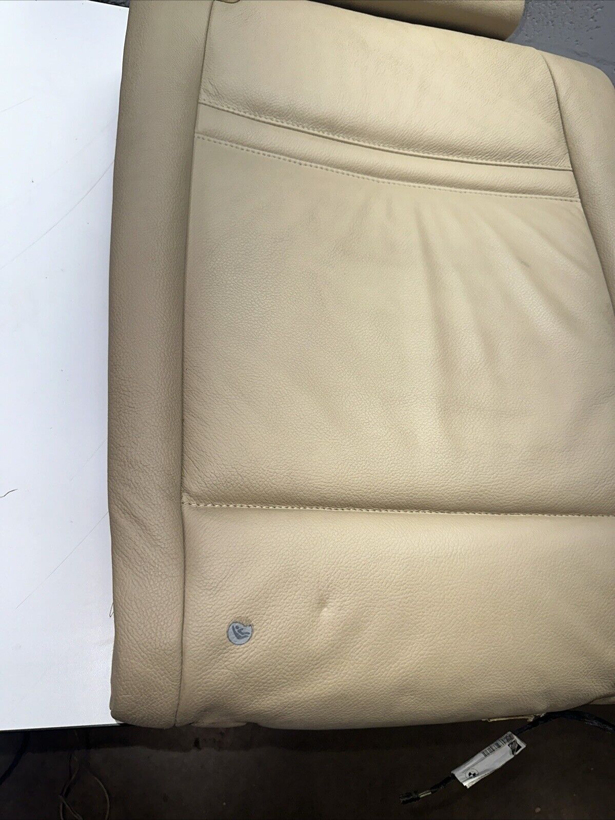 2008-2013 BMW X5 - REAR Right Upper SEAT Backrest Cushion 7213773