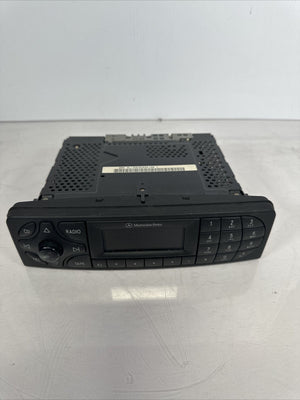 01-04 Mercedes W203 C230 CLK320 Radio Stereo Audio AM FM Unit 2038202586 OEM