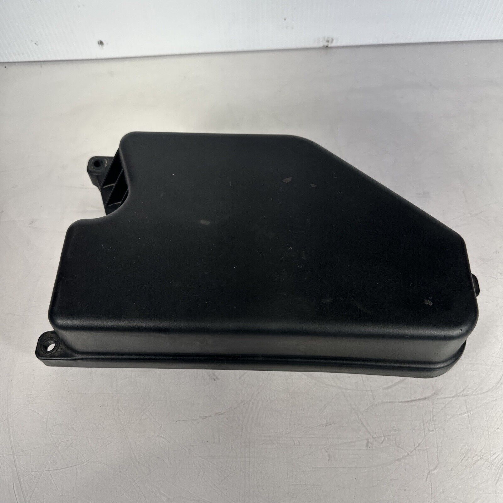 TOYOTA OEM 8277430010 ENGINE ROOM ECU COVER for LEXUS IS300 GS300 GS400 NOS