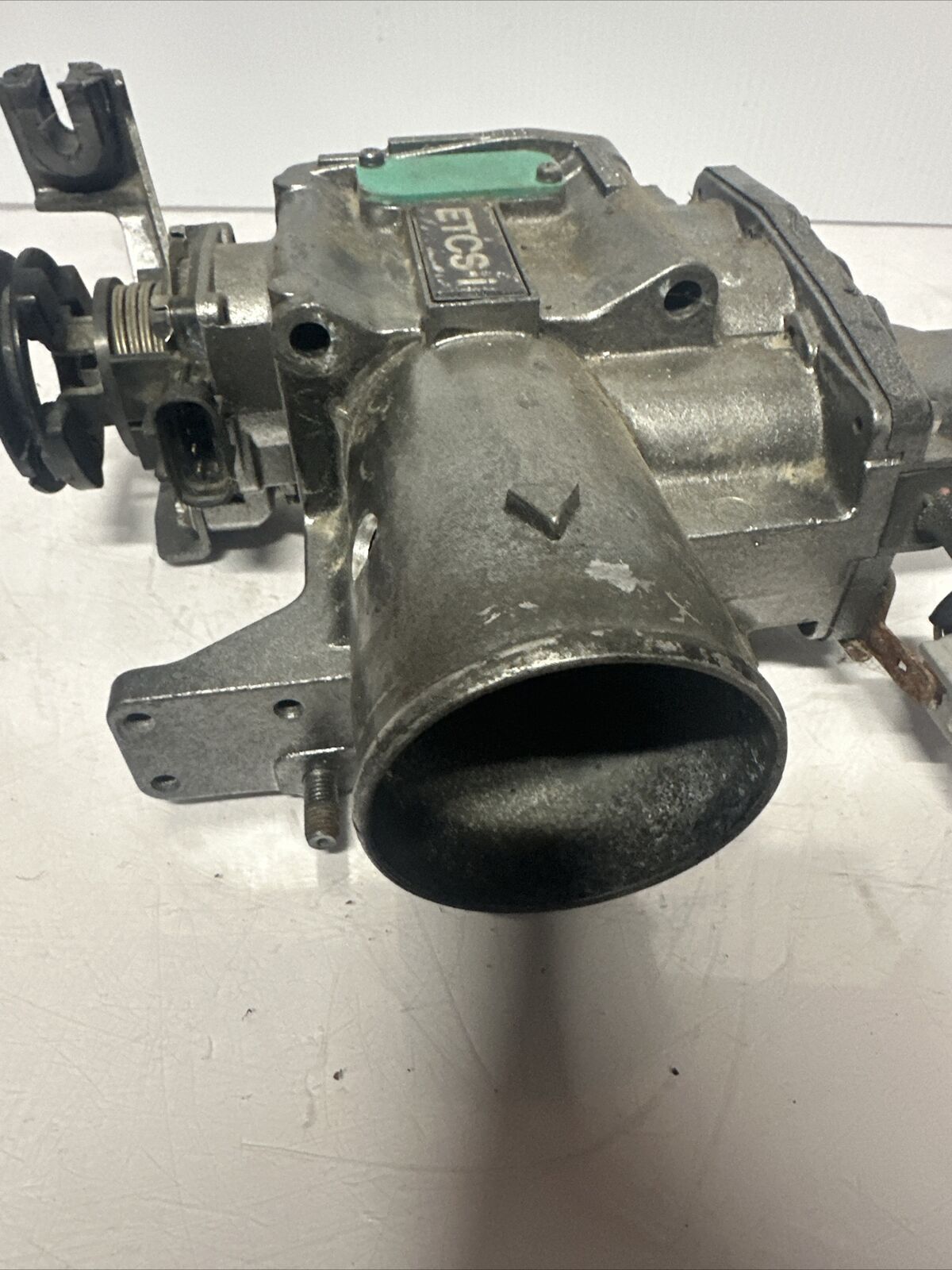 98-05 Lexus GS300 IS300 2JZGE 3.0L THROTTLE BODY & TPS ASSEMBLY 22030-46220