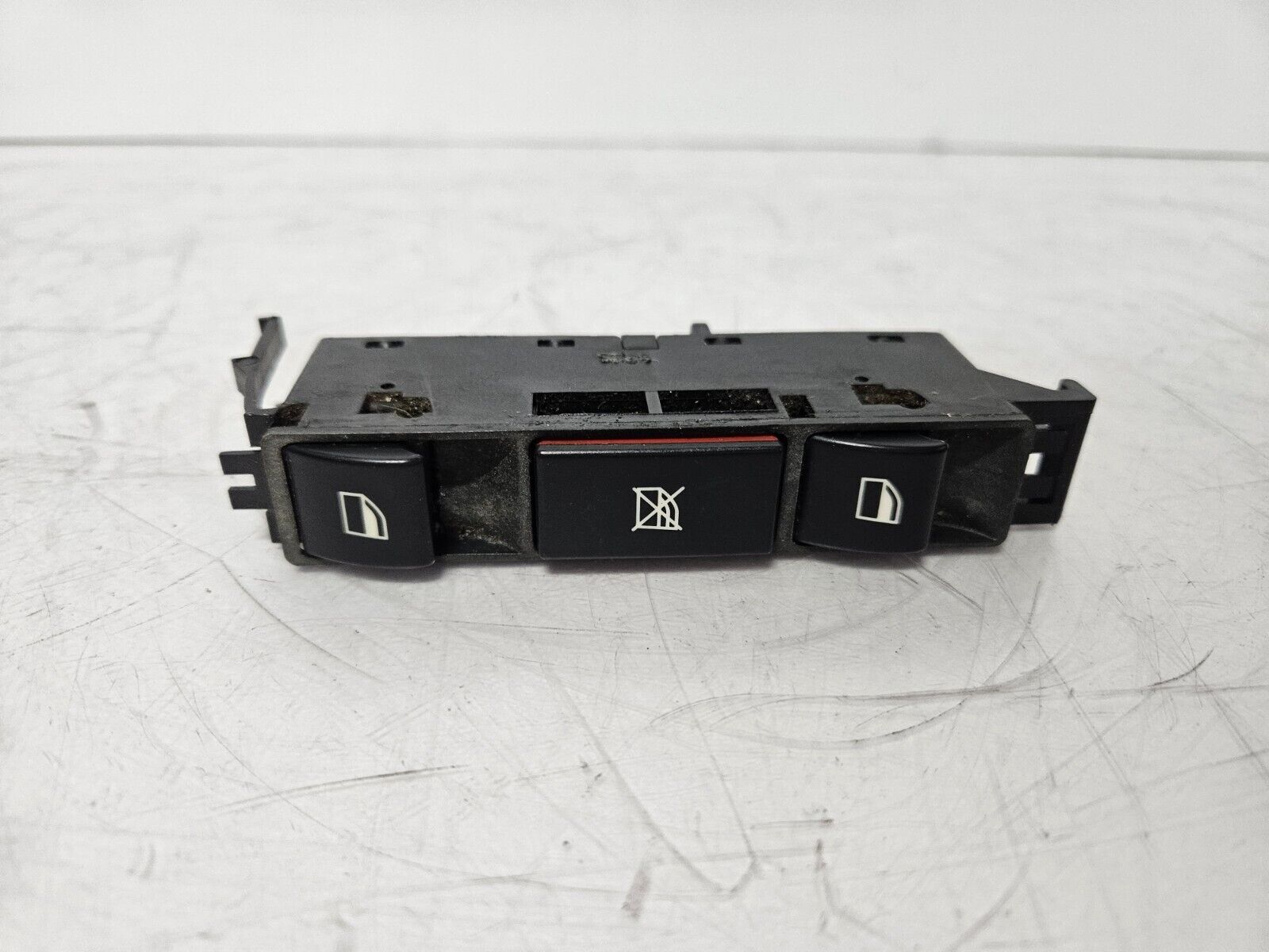 2002-2005 BMW 330i  SEDAN MASTER WINDOW SWITCH