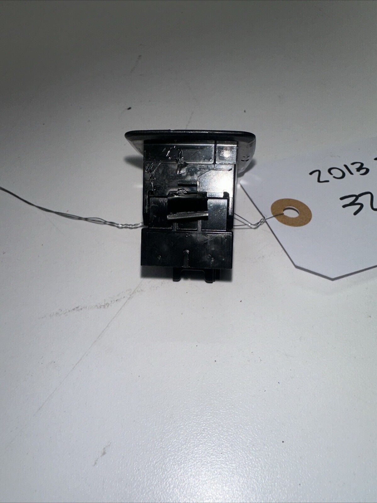 BMW X2 F39 REAR RIGHT PASSENGER SIDE DOOR WINDOW SWITCH OEM 2013