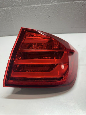 12-15 BMW F30 3 Series RIGHT PASSENGER SIDE Quarter Panel Taillight Lamp OEM