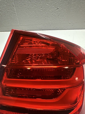 12-15 BMW F30 3 Series RIGHT PASSENGER SIDE Quarter Panel Taillight Lamp OEM