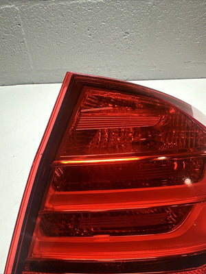 12-15 BMW F30 3 Series RIGHT PASSENGER SIDE Quarter Panel Taillight Lamp OEM