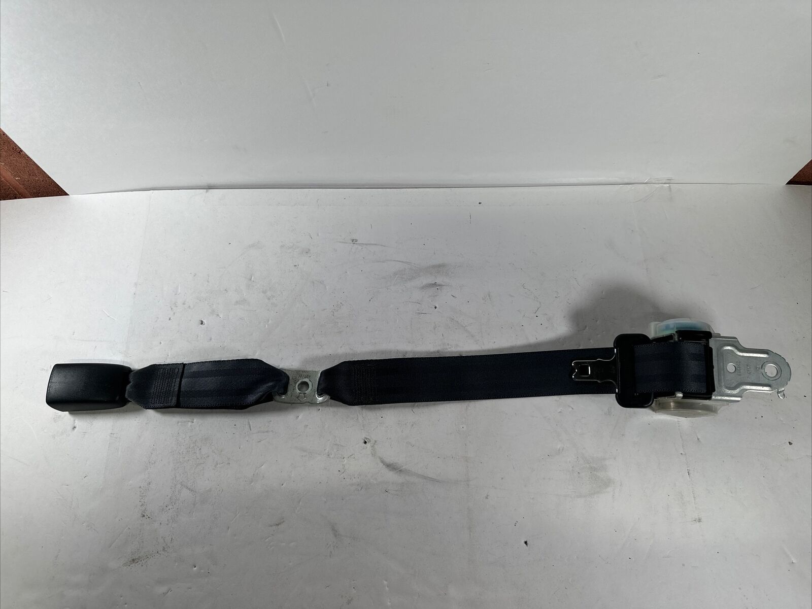 2007 TOYOTA Corolla Rear Center Seat Belt Seatbelt Retractor OEM 56126D