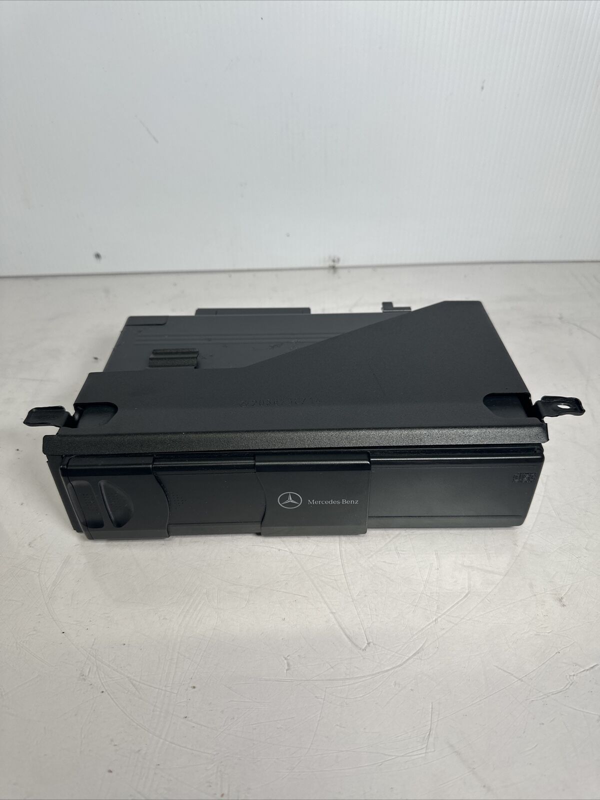 99-08 Mercedes W203 C240 E320 CD Changer 6 Disk Player w/ Magazine MC3010 OEM